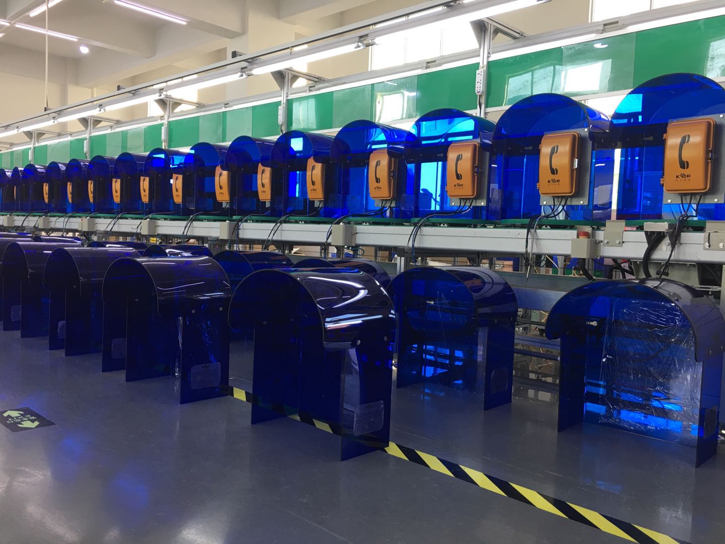 Transparent Telephone Roof | KNTECH